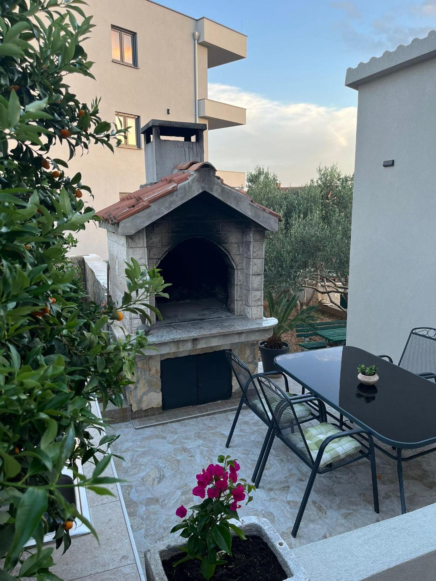 Apartmani Mm Трогир Экстерьер фото